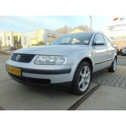 Volkswagen Passat 1.6 Trendline /Apk 8-2020/Elec Ramen/Trekh