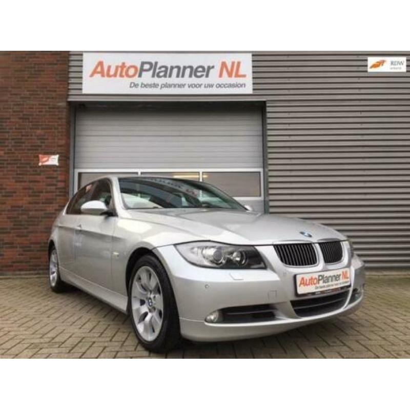 BMW 3-serie 330i! xDrive! Unieke kmstand! Dealer onderhouden