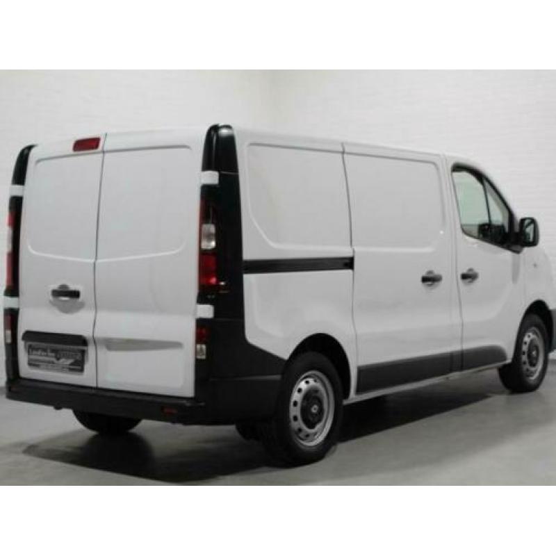 v.a. € 229 p/m | Renault Trafic 1.6 DCi 95 pk L1H1 Keyless E