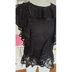 ErdemXHM zwarte kanten blouse met details. Maat S. Zgan.