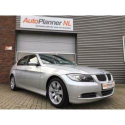 BMW 3-serie 330i! xDrive! Unieke kmstand! Dealer onderhouden