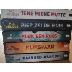 deel1 t/m 5 Helen Grace serie van M.J. Arlidge