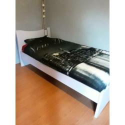 1pers bed en buro/kast