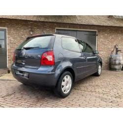 Volkswagen Polo 1.4-16V Highline