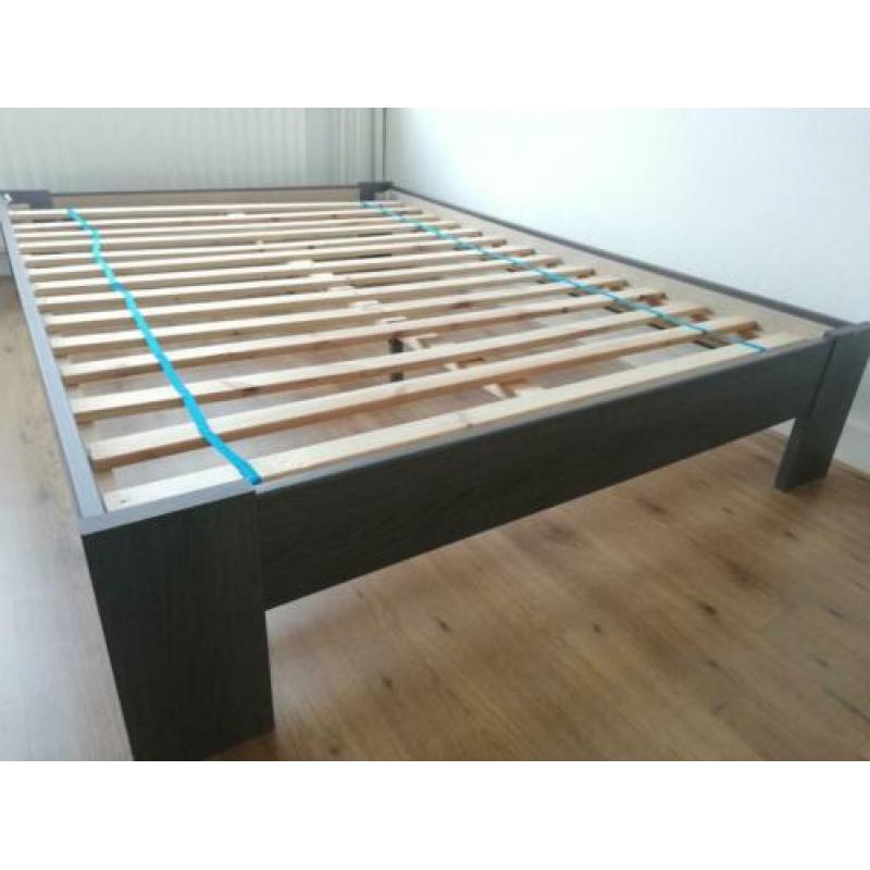 Tweepersoons bed 140 x 200 cm