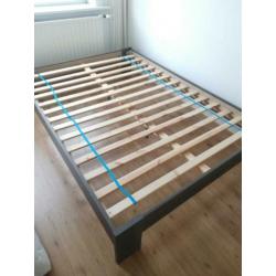 Tweepersoons bed 140 x 200 cm