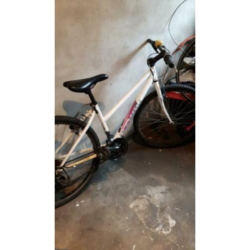 Mountainbike fiets plus 2 wielen en 2 stuurs extra