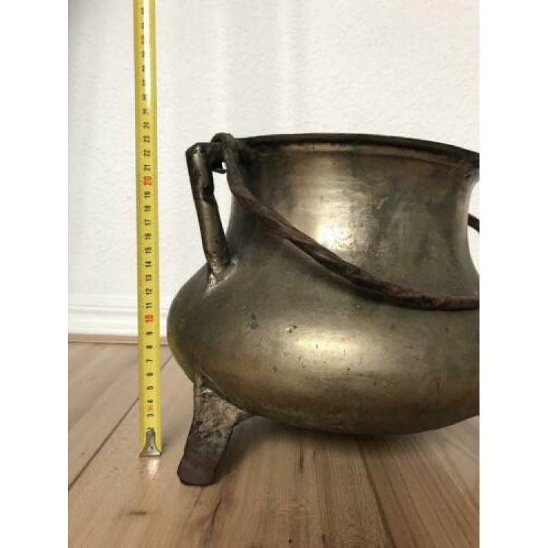 Oude bronzen grape Duitsland 18e eeuw kookpot bodemvondst