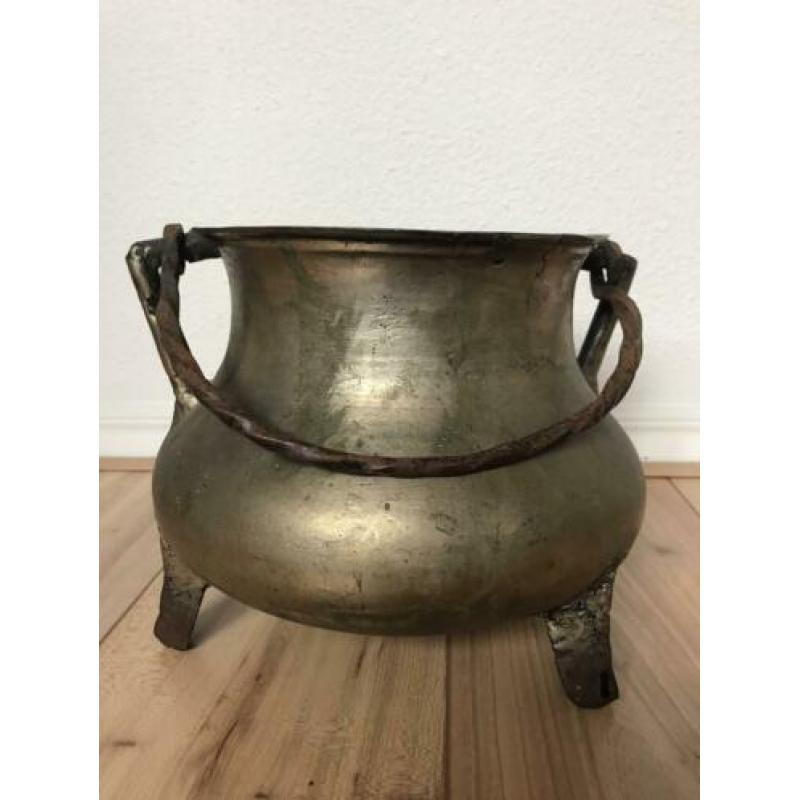 Oude bronzen grape Duitsland 18e eeuw kookpot bodemvondst