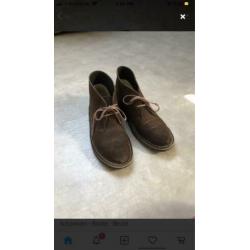 Donkerbruine desert boots Clarks maat 37,5