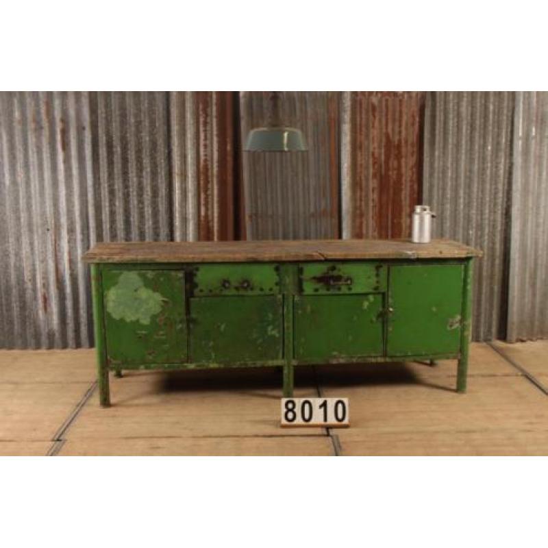 Industrieel retro vintage werkbank/dressoir/toonbank nr.8010