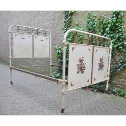 IJzeren brocante Frans bed