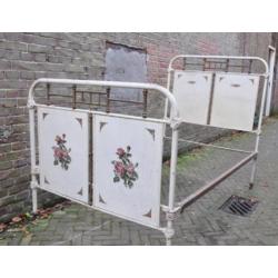 IJzeren brocante Frans bed