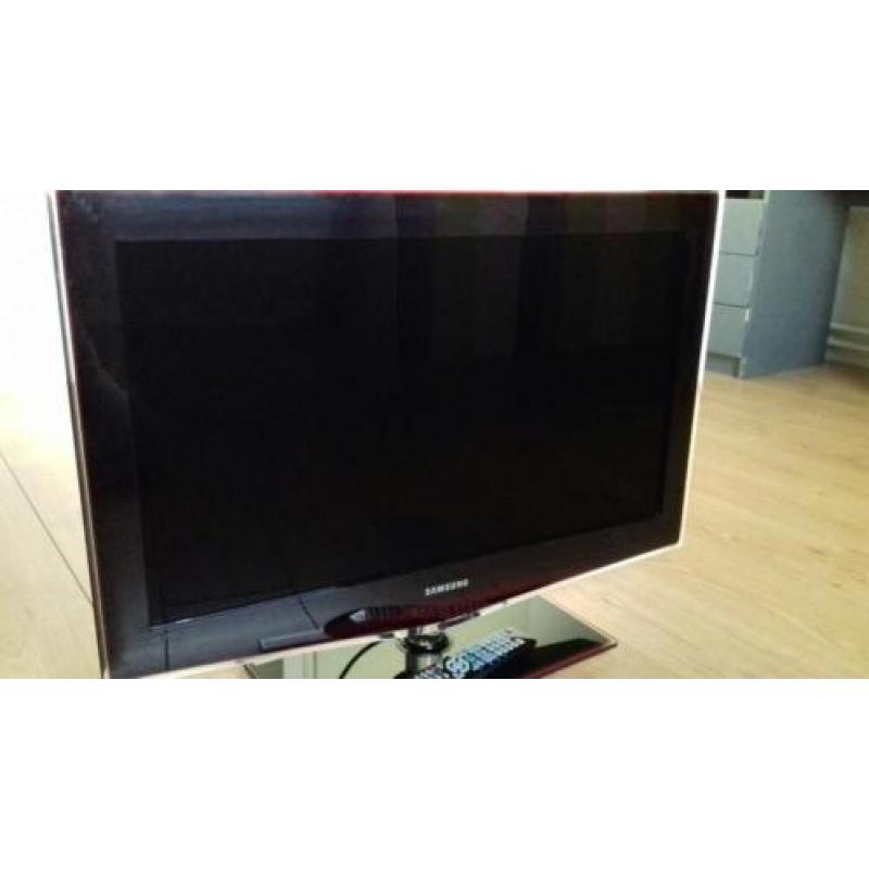 Samsung 32 inch LCD Tv