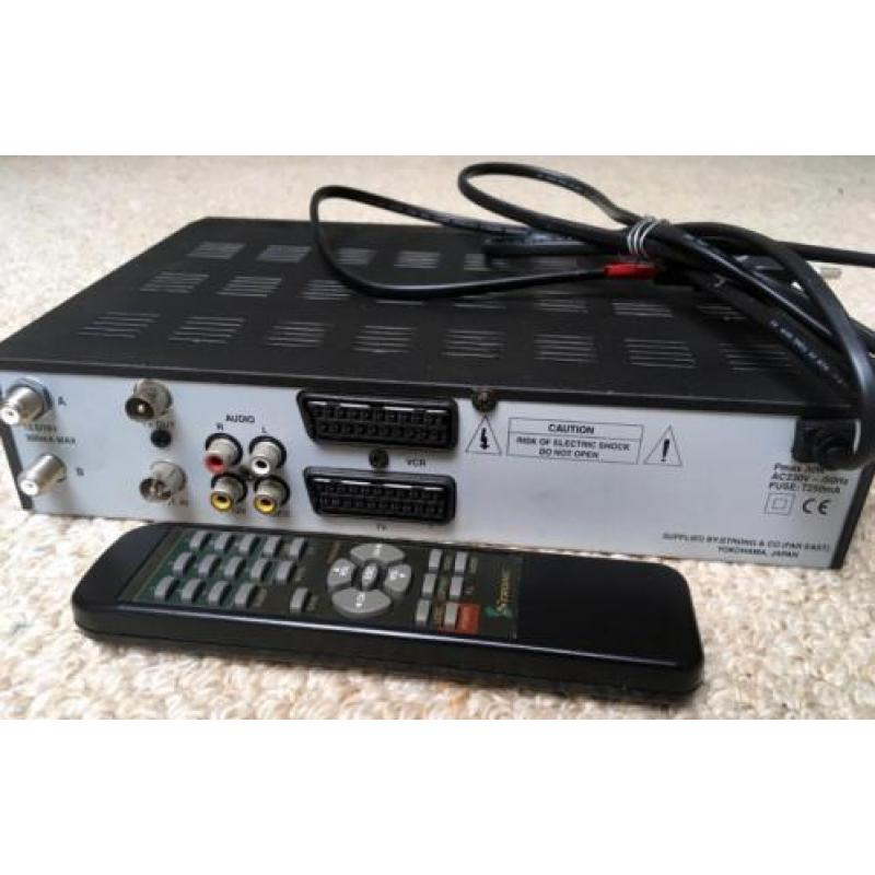 Triax 70cm satellietschotel met gratis decoder