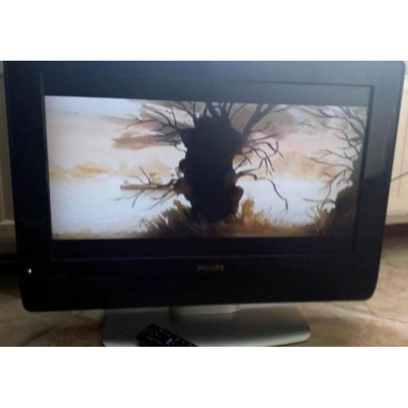 Flat tv 66cm Philips 26PF9531/10 met HD-breedbeeldresolutie.