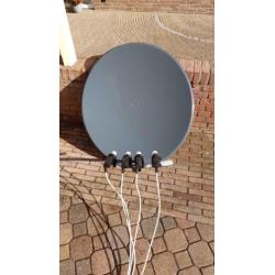 schotelantenne / satellietschotel 90x100cm met 4x LNB