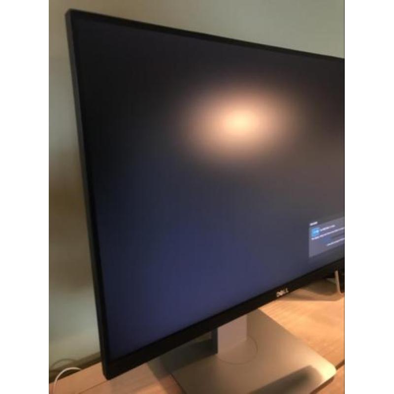 Dell Ultrasharp U2415 z.g.a.n