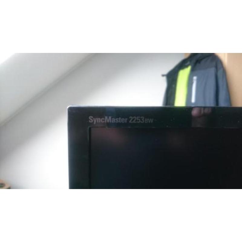 Syncmaster 2253BW (22 inch monitor)