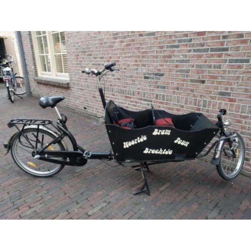 Bakfiets op twee wielen met handrem en 3 versnellingen