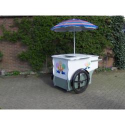 te huur antiekebakfiets en ijskar