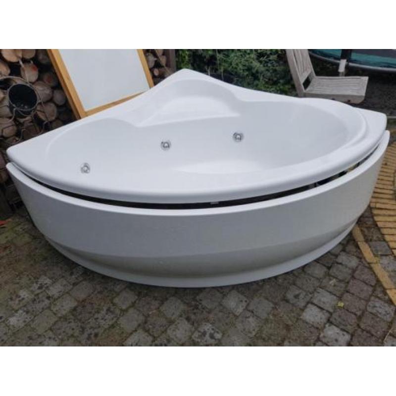 Novellini hydromassage hoekbad incl voorzet paneel