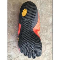 Vibram teenschoenen maat 39, conditie nieuw