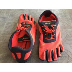 Vibram teenschoenen maat 39, conditie nieuw